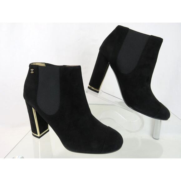 CHANEL G31660 BLACK SUEDE GOLD LOGO CHELSEA HEEL SHORT ANKLE BOOTIES PUMPS 37 - Picture 1 of 14